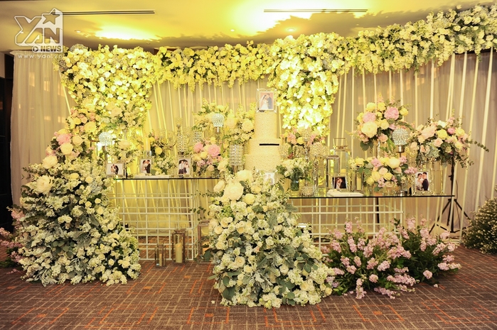 Không gian tiệc cưới 5 sao ngập tràn hoa tươi của Diệp Lâm Anh và chồng đại gia - Tin sao Viet - Tin tuc sao Viet - Scandal sao Viet - Tin tuc cua Sao - Tin cua Sao