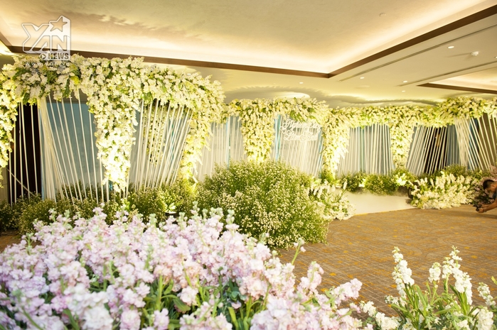 Không gian tiệc cưới 5 sao ngập tràn hoa tươi của Diệp Lâm Anh và chồng đại gia - Tin sao Viet - Tin tuc sao Viet - Scandal sao Viet - Tin tuc cua Sao - Tin cua Sao