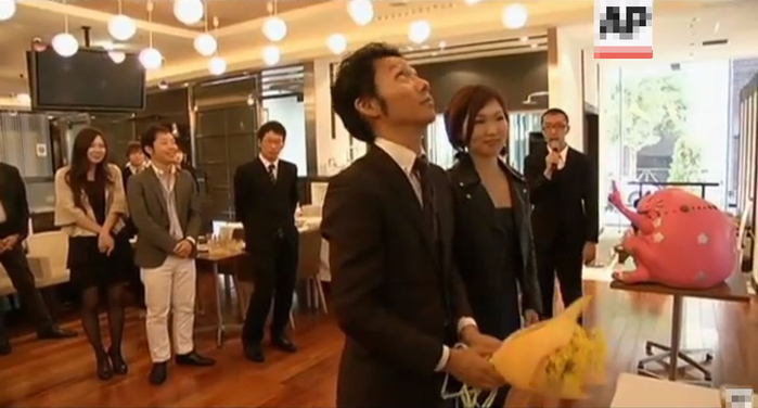 Chỉ có ở Nhật Bản: Lễ ly hôn hoành tráng và... vui không thua gì đám cưới