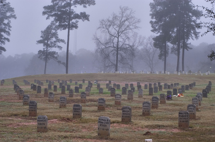 
Nghĩa trang Joe Byrd, nơi những tử tù không người thân thích được tặng cho một miếng đất nhỏ để nằm yên nghỉ trong hơn 150 năm qua.