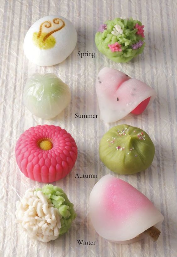 
Namagashi là loại bánh mochi đặc biệt, lấy chủ đề hình dáng loại hoa đặc trưng 4 mùa.