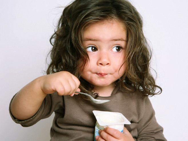 
Hãy dùng váng sữa để bổ sung năng lượng cho trẻ một cách an toàn.