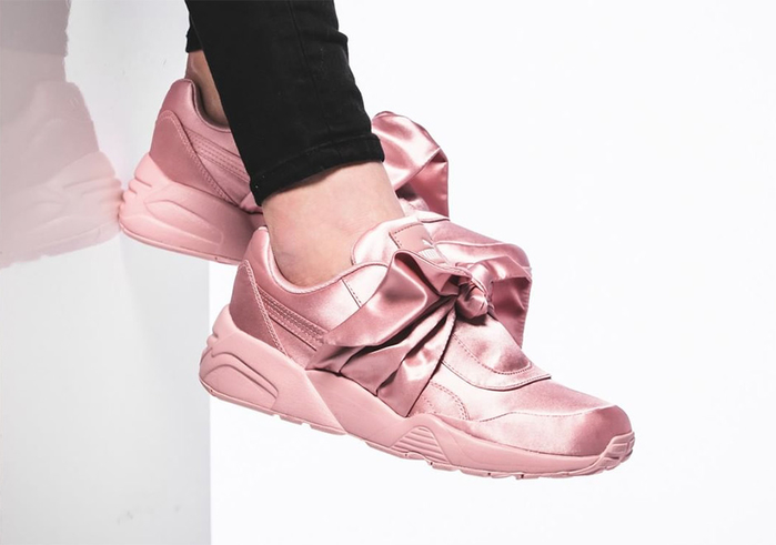 Những đôi giày sneaker màu hồng pastel cho nàng 