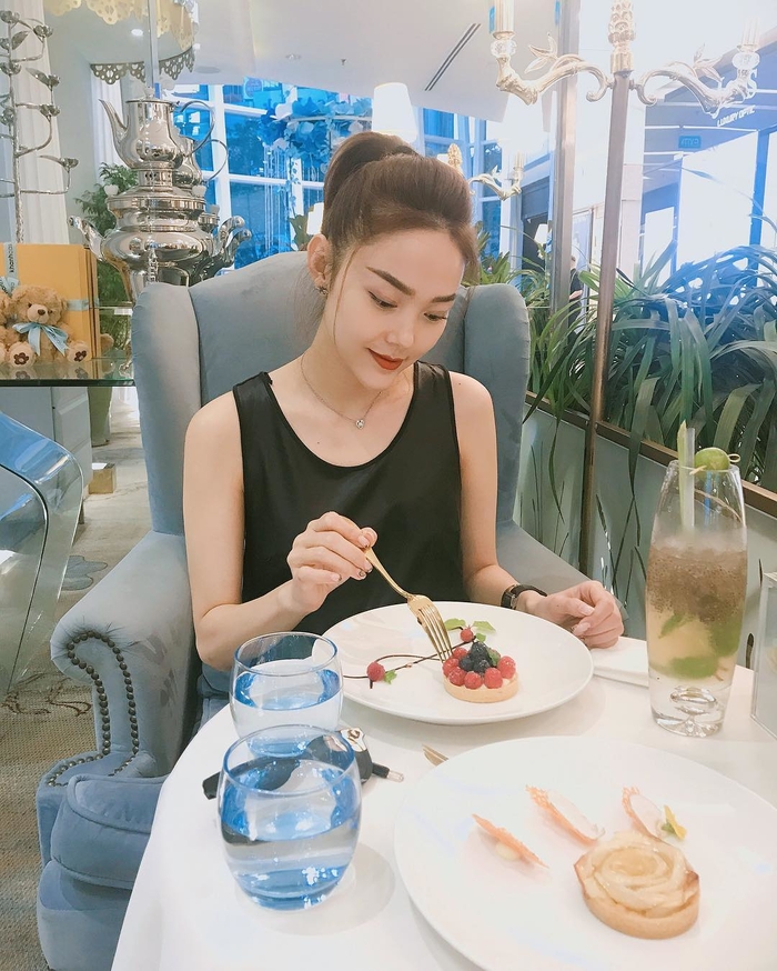 Đến ngay cả lúc ăn uống thôi mà sao Việt vẫn đẹp đến bất chấp thế này - Tin sao Viet - Tin tuc sao Viet - Scandal sao Viet - Tin tuc cua Sao - Tin cua Sao