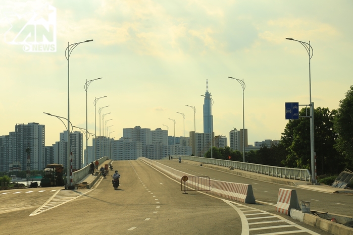 
Điểm đầu của cầu tiếp nối đường ven sông Sài Gòn trong khu dân cư 30 ha phường Bình Khánh. Điểm cuối tiếp nối đường ven sông Sài Gòn phía phường Thạnh Mỹ Lợi.