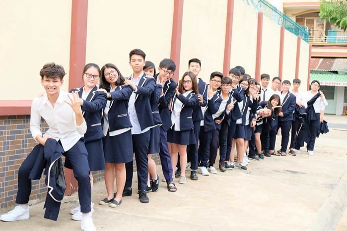 Siêu bất ngờ với ngôi trường tại Sài Gòn mà mỗi lớp đều có đồng phục vest tự thiết kế riêng