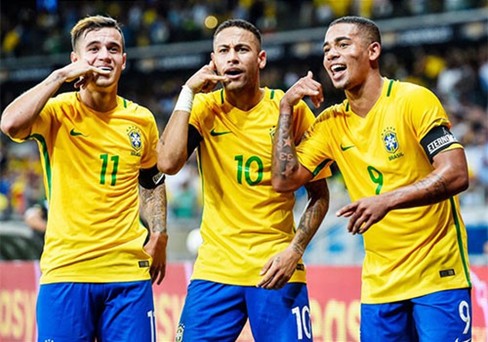 
Bộ 3 tấn công Coutinho - Neymar - Jesus.