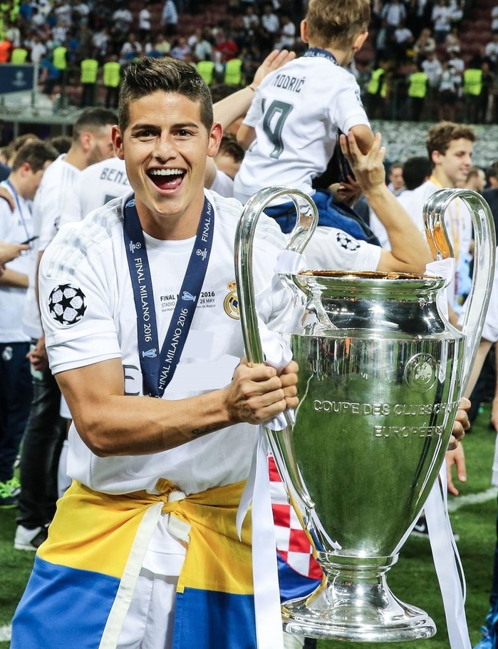 TOP 10 cầu thủ đẹp trai nhất lịch sử bóng đá: Ronaldo bất ngờ tụt hạng nhường ngôi cho cầu thủ này