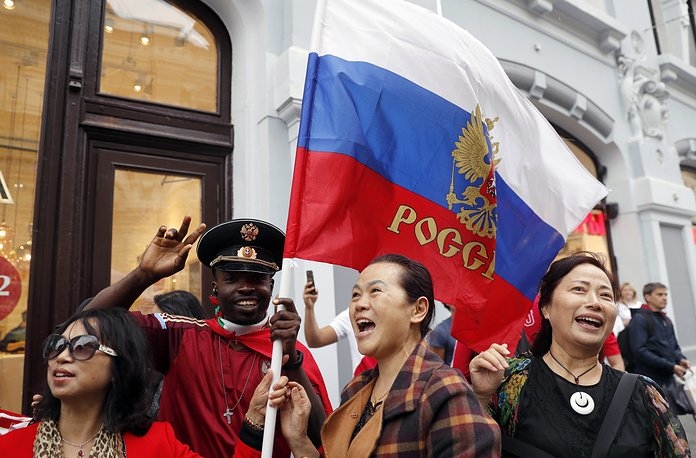 Nước Nga rực rỡ sắc màu trước lễ khai mạc World Cup 2018