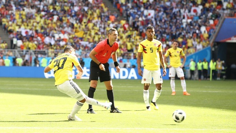 
Quintero sút phạt thành bàn cho Colombia.