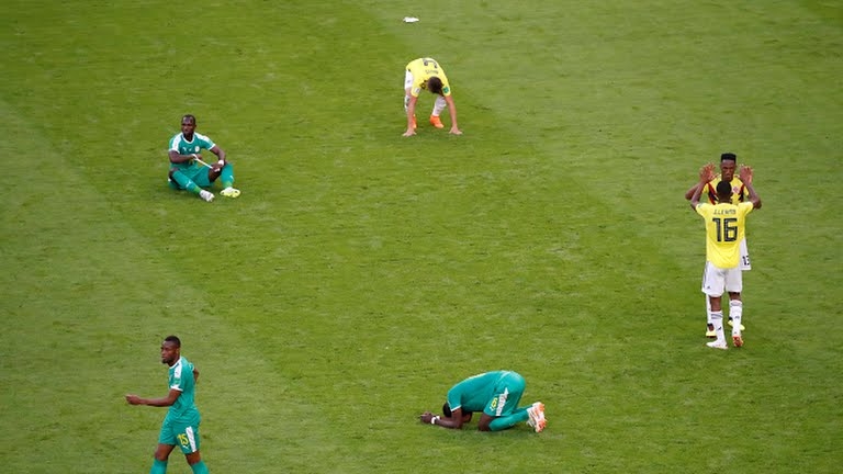 
Nỗi buồn của các cầu thủ Senegal. Sau thất bại này, bóng đá châu Phi đã "sạch bóng" ở vòng 1/8 World Cup 2018.