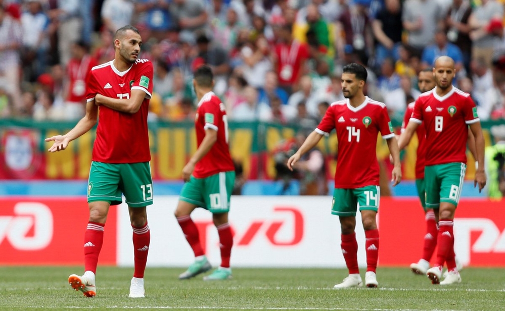 
Các cầu thủ Morocco lộ rõ vẻ mặt thất vọng khi bị loại khỏi World Cup 2018 chỉ sau hai lượt trận. Hai thất bại với cùng tỉ số 1 - 0 trước Iran và Bồ Đào Nha khiến đại diện châu Phi phải dừng bước tại vòng bảng. 