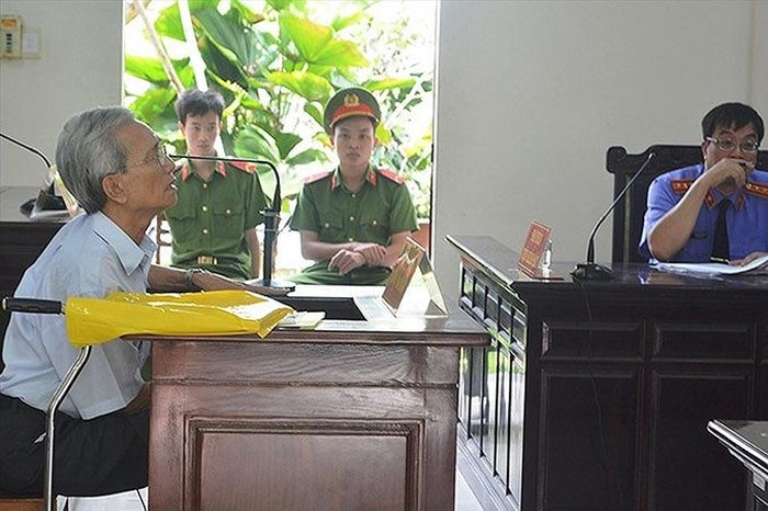 
Ông Nguyễn Khắc Thủy tại phiên tòa Phúc thẩm (ảnh do Nhà báo Đinh Thu Hiền cung cấp).