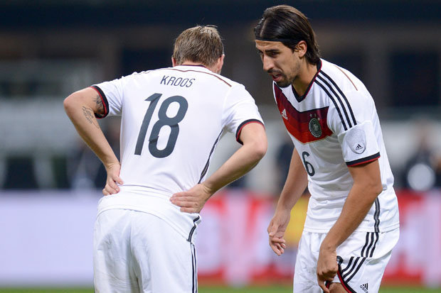 
Kroos và Khedira sẽ tiếp tục sát cánh cùng nhau ở trung tâm hàng tiền vệ.