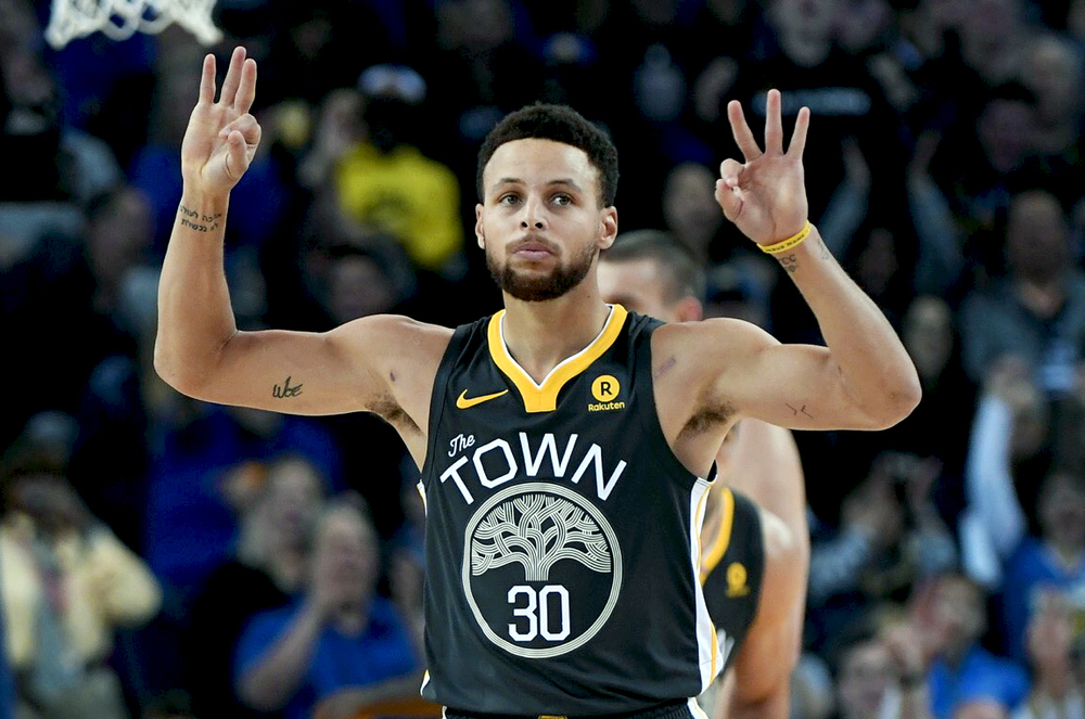 
Curry đang có màn trình diễn hết sức tuyệt vời