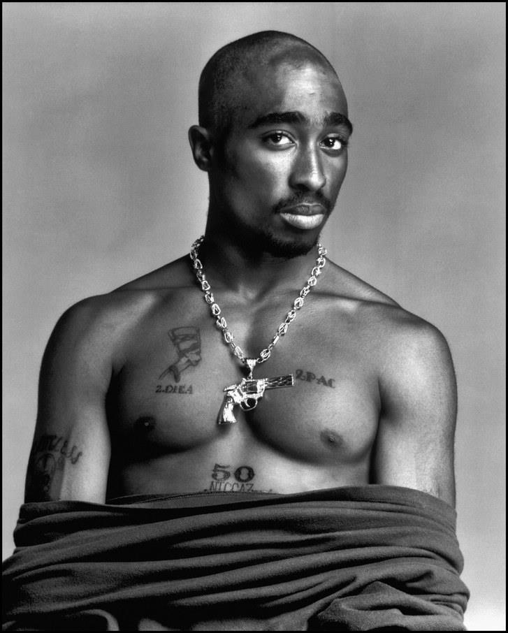 
Sự ra đi của Tupac là cú sốc của nền âm nhạc toàn cầu.