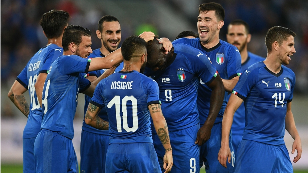 Balotelli tỏa sáng khi trở lại ĐT Italia: Cờ đến tay 