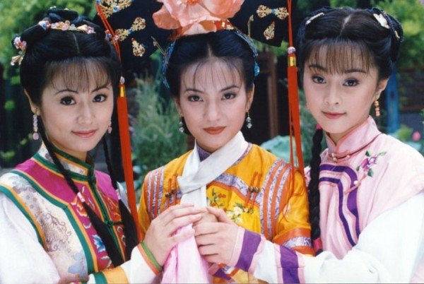 
Ba cô gái cùng nổi tiếng từ bộ phim Hoàn Châu Cách Cách...