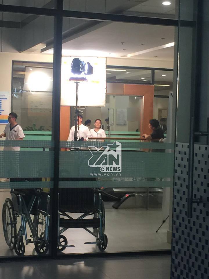 
Hiện đoàn phim đang thực hiện các cảnh quay trong một bệnh viện tại TP HCM. Người xem đang rất mong chờ sự xuất hiện của nhân vật chính tiếp theo là Nhã Phương trong vai bác sĩ sẽ ra sao?