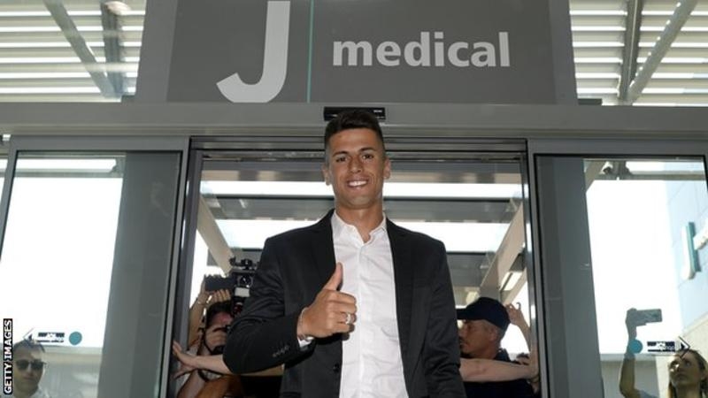 
Cancelo là bản hợp đồng thứ 3 của Juventus trong mùa hè này.