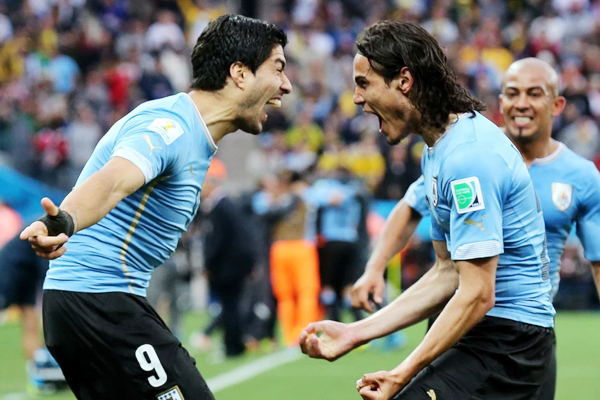 
Sở hữu Luis Suarez và Edinson Cavani - hai sát thủ hàng đầu thế giới trong đội hình, Uruguay thực sự là kẻ thách thức tại kì World Cup sắp diễn ra trên đất Nga. Ngoài ra, đội bóng Nam Mỹ còn sở hữu những cái tên chất lượng đang thi đấu ở các giải VĐQG hàng đầu châu Âu như Diego Godin hay Lucas Torreira. Suarez vẫn là ngôi sao được định giá cao nhất với giá trị 63 triệu bảng Anh.