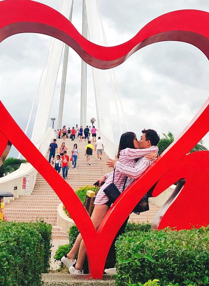 Hari Won hôn Trấn Thành đắm đuối trong ngày sinh nhật lãng mạn ở Đài Loan - Tin sao Viet - Tin tuc sao Viet - Scandal sao Viet - Tin tuc cua Sao - Tin cua Sao