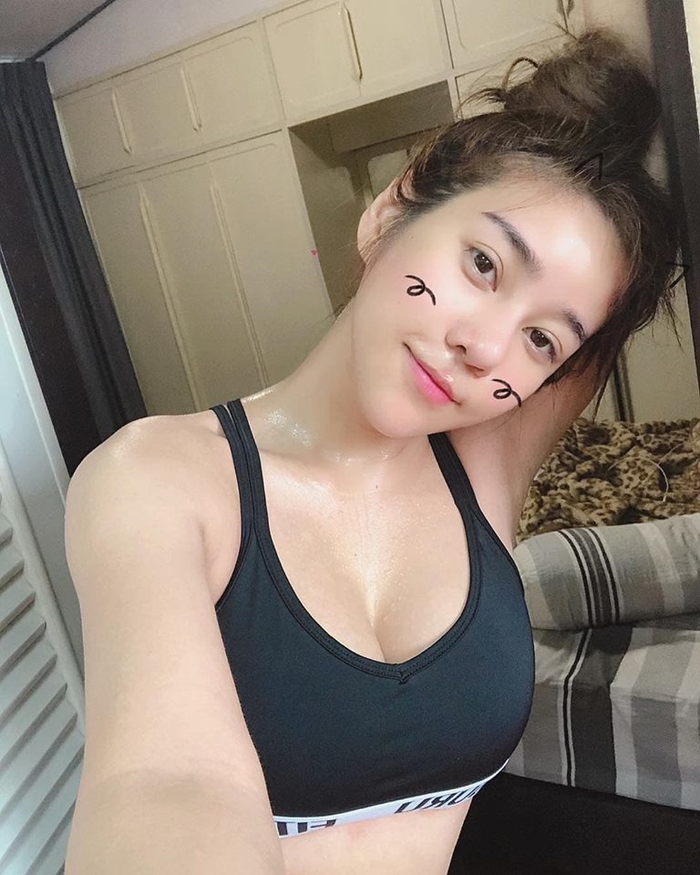 Anyaphat W (Nookzii) là một hot girl sinh ra tại thái lan, mĩ nhân sứ chùa Tháp này đã khiến biết bao trái tim phải rung động trước vẻ đẹp kiều diễm của mình, nhưng bên cạnh cô cũng khiến người xem phải toát mồ hôi với body cũng không kém phần nóng bỏng của mình. Anyaphat W (Nookzii) là một hot girl sinh ra tại thái lan, mĩ nhân sứ chùa Tháp này đã khiến biết bao trái tim phải rung động trước vẻ đẹp kiều diễm của mình, nhưng bên cạnh cô cũng khiến người xem phải toát mồ hôi với body cũng không kém phần nóng bỏng của mình.