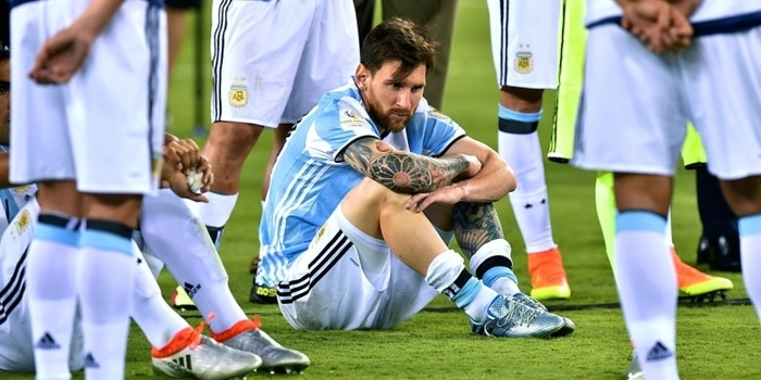 
Leo Messi thất thần sau bàn thua chóng vánh. - Tin sao Viet - Tin tuc sao Viet - Scandal sao Viet - Tin tuc cua Sao - Tin cua Sao