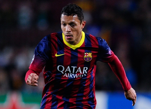 
Adriano chuyển từ Sevilla sang Barcelona với giá 9.5 triệu euro.