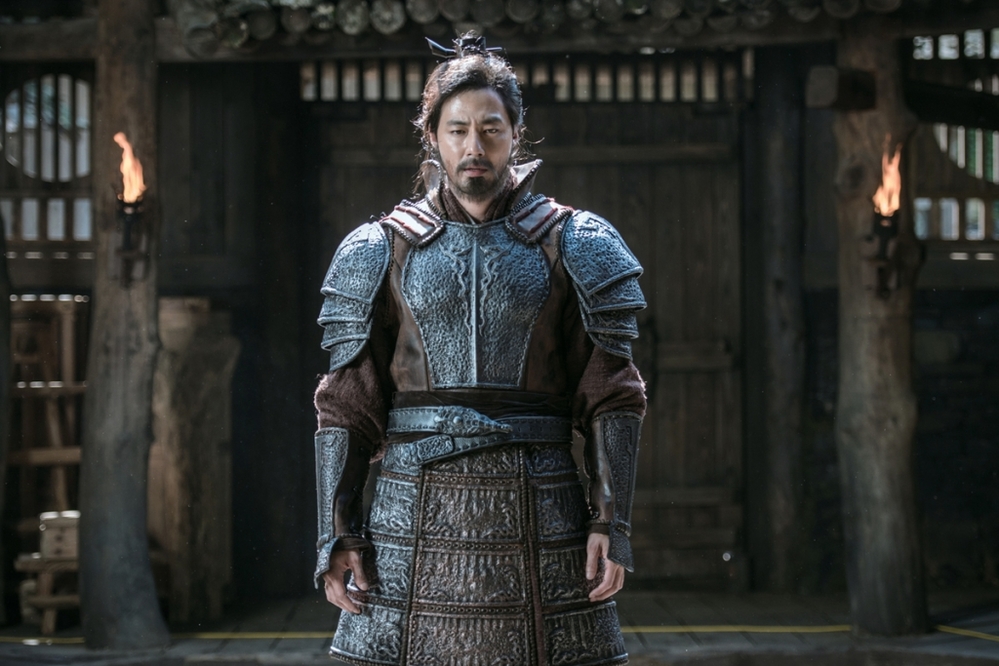 
Teaser hình ảnh nhân vật của Jo In Sung cũng được nhà sản xuất của The great battle tung ra.
