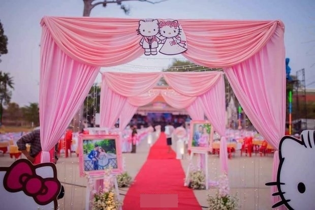 
Không gian lễ cưới của cặp đôi yêu thích Hello Kitty