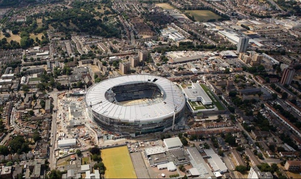 
Tottenham sẽ đá trên SVĐ mới từ mùa 2018/19. Mùa giải trước, họ đã phải mượn Wembley làm sân nhà tạm thời trong thời gian xây dựng SVĐ hiện tại.