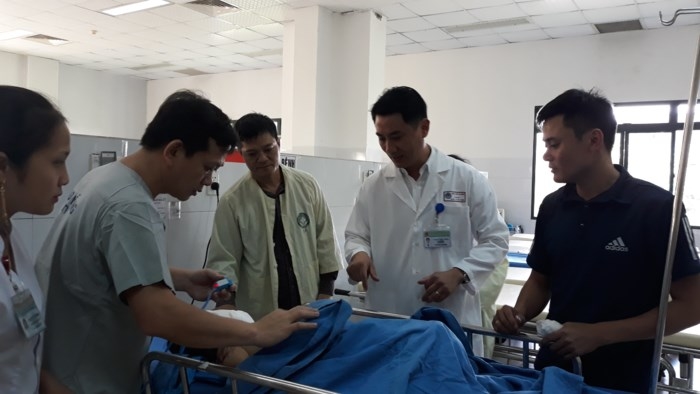 
Bé Nguyễn Trúc Hân đang được chăm sóc tích cực tại Khoa Hồi sức sau mổ (Bệnh viện Đà Nẵng) - Ảnh: An Dy