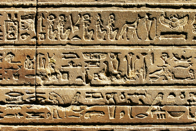 
Bảng chữ cái của người Ai Cập cổ đại là chữ tượng hình