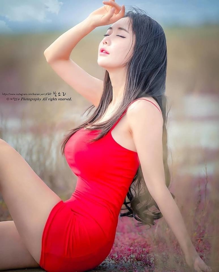 Với số đo 3 vòng tuyệt đối chuẩn xác, kèm với đó là vòng 1 cỡ lớn của mình đã giúp cô thu hút được ánh nhìn từ những người khác đặc biệt là cánh mày râu, một nhan sắc xinh đẹp cũng đã khiến biết bao thanh niên phải đổ gục. Với số đo 3 vòng tuyệt đối chuẩn xác, kèm với đó là vòng 1 cỡ lớn của mình đã giúp cô thu hút được ánh nhìn từ những người khác đặc biệt là cánh mày râu, một nhan sắc xinh đẹp cũng đã khiến biết bao thanh niên phải đổ gục.