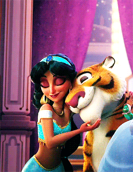 
Song Tử là Jasmine trong phim Aladdin và cây đèn thần