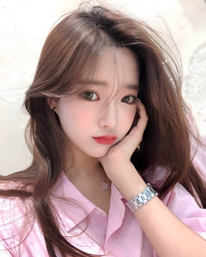 Với một vẻ ngoài chuẩn không cần chỉnh và một nhan sắc xinh đẹp, Hot girl xứ kim chi kangeunwook đã khiến hàng triệu thanh niên phải mê mẫn trước nhan sắc tựa thiên thần của mình. Với một vẻ ngoài chuẩn không cần chỉnh và một nhan sắc xinh đẹp, Hot girl xứ kim chi kangeunwook đã khiến hàng triệu thanh niên phải mê mẫn trước nhan sắc tựa thiên thần của mình.