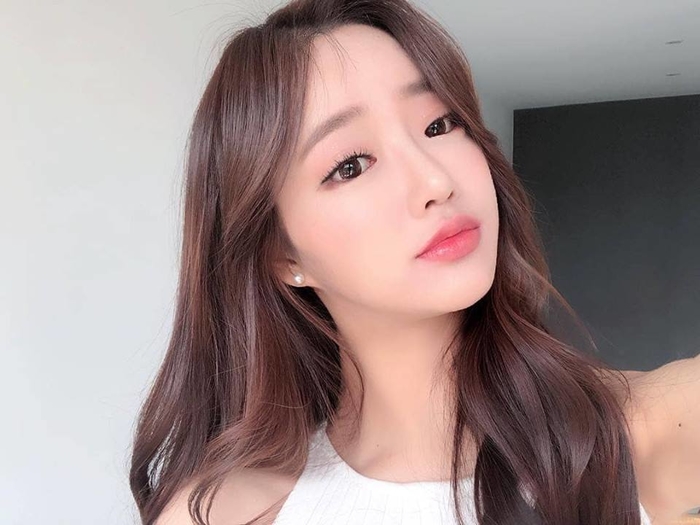 Với một vẻ ngoài chuẩn không cần chỉnh và một nhan sắc xinh đẹp, Hot girl xứ kim chi kangeunwook đã khiến hàng triệu thanh niên phải mê mẫn trước nhan sắc tựa thiên thần của mình. Với một vẻ ngoài chuẩn không cần chỉnh và một nhan sắc xinh đẹp, Hot girl xứ kim chi kangeunwook đã khiến hàng triệu thanh niên phải mê mẫn trước nhan sắc tựa thiên thần của mình.
