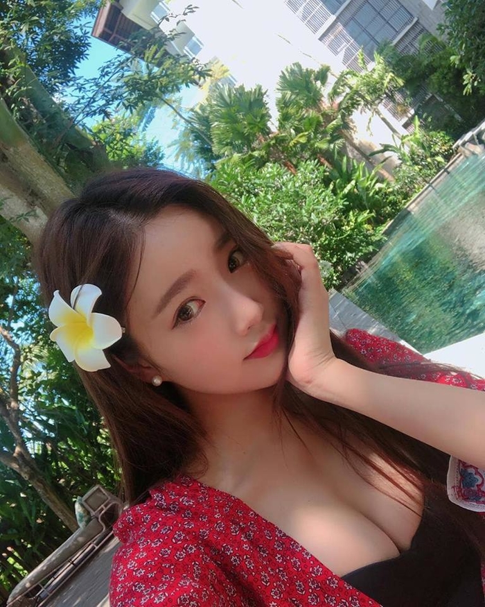 Với một vẻ ngoài chuẩn không cần chỉnh và một nhan sắc xinh đẹp, Hot girl xứ kim chi kangeunwook đã khiến hàng triệu thanh niên phải mê mẫn trước nhan sắc tựa thiên thần của mình. Với một vẻ ngoài chuẩn không cần chỉnh và một nhan sắc xinh đẹp, Hot girl xứ kim chi kangeunwook đã khiến hàng triệu thanh niên phải mê mẫn trước nhan sắc tựa thiên thần của mình.