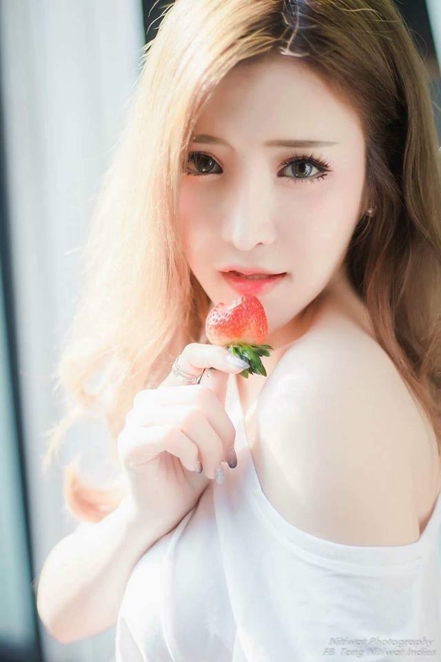Hot girl xứ chùa Vàng Thái Lan Pannachika Chaikawin với nhan sắc xinh đẹp dễ thương đã làm tan chảy hàng triệu trái tim.
Hot girl xứ chùa Vàng Thái Lan Pannachika Chaikawin với nhan sắc xinh đẹp dễ thương đã làm tan chảy hàng triệu trái tim.