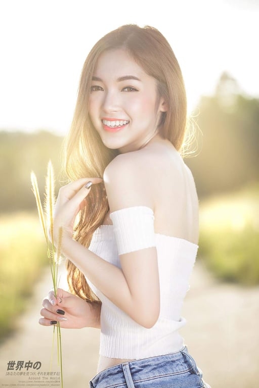 Hot girl xứ chùa tháp Thái Lan Theejuna Romsakul với nhan sắc xinh đẹp đã làm tan chảy hàng triệu trái tim qua loạt ảnh siêu dễ thương của mình. Hot girl xứ chùa tháp Thái Lan Theejuna Romsakul với nhan sắc xinh đẹp đã làm tan chảy hàng triệu trái tim qua loạt ảnh siêu dễ thương của mình.