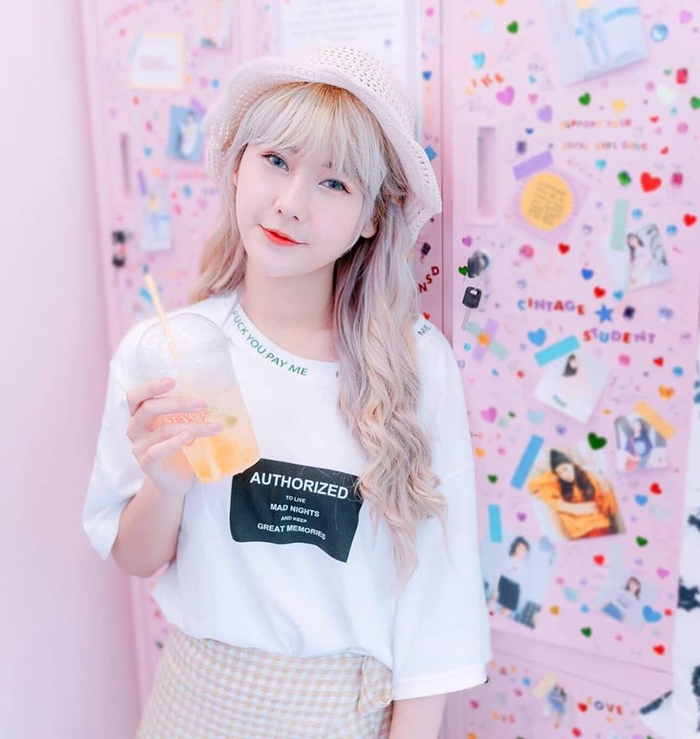 Với một nhan sắc xinh đẹp và siêu cute trong từng bức hình, hot girl xứ chùa Tháp Thái Lan Nianpnn đã khiến người xem phải mê mệt Với một nhan sắc xinh đẹp và siêu cute trong từng bức hình, hot girl xứ chùa Tháp Thái Lan Nianpnn đã khiến người xem phải mê mệt