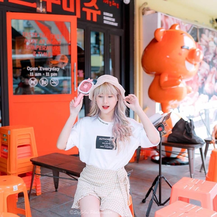 Với một nhan sắc xinh đẹp và siêu cute trong từng bức hình, hot girl xứ chùa Tháp Thái Lan Nianpnn đã khiến người xem phải mê mệt Với một nhan sắc xinh đẹp và siêu cute trong từng bức hình, hot girl xứ chùa Tháp Thái Lan Nianpnn đã khiến người xem phải mê mệt
