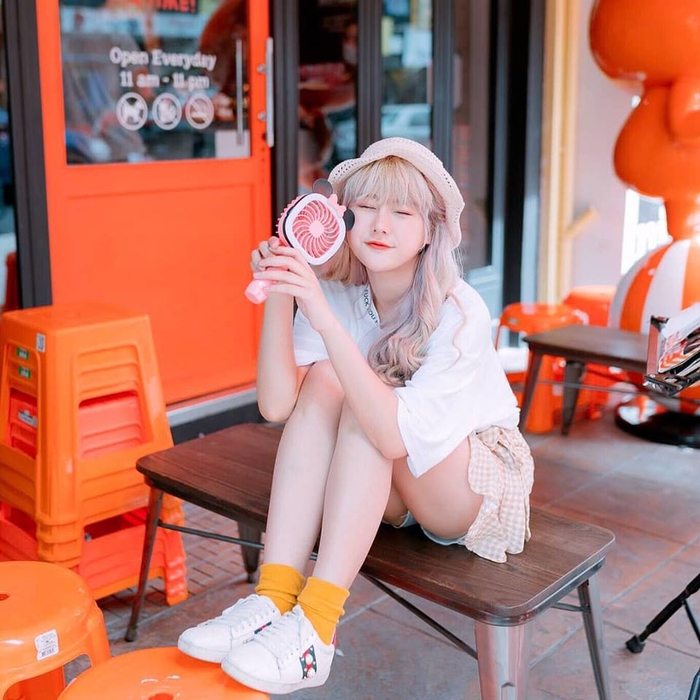 Với một nhan sắc xinh đẹp và siêu cute trong từng bức hình, hot girl xứ chùa Tháp Thái Lan Nianpnn đã khiến người xem phải mê mệt Với một nhan sắc xinh đẹp và siêu cute trong từng bức hình, hot girl xứ chùa Tháp Thái Lan Nianpnn đã khiến người xem phải mê mệt