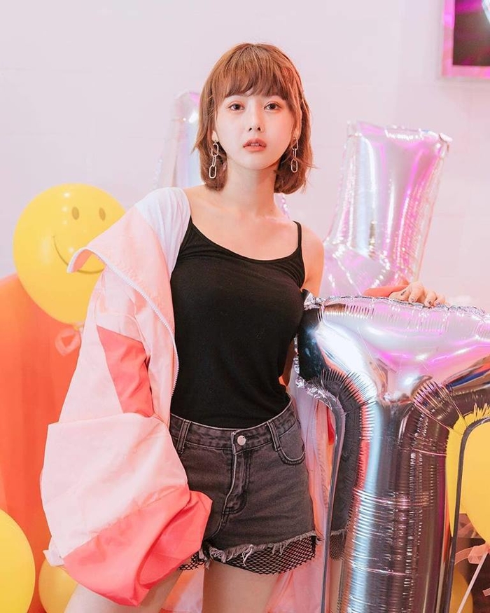 Với một nhan sắc xinh đẹp và siêu cute trong từng bức hình, hot girl xứ chùa Tháp Thái Lan Nianpnn đã khiến người xem phải mê mệt Với một nhan sắc xinh đẹp và siêu cute trong từng bức hình, hot girl xứ chùa Tháp Thái Lan Nianpnn đã khiến người xem phải mê mệt