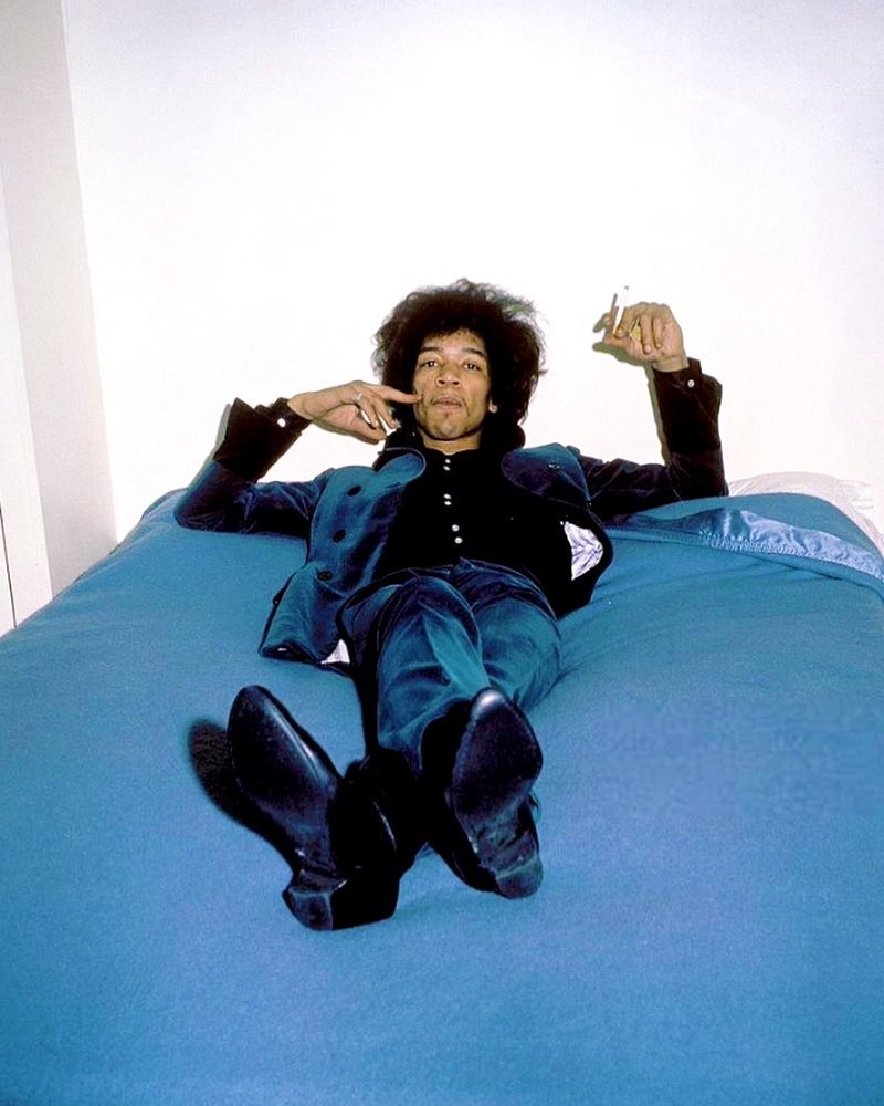 
Nghệ sĩ ghi ta có ảnh hưởng nhất trong lịch sử nhạc rock and roll - Jimi Hendrix, bức ảnh được chụp năm 1967