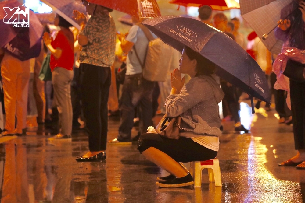 Hà Nội: Hàng nghìn người kéo về chùa Phúc Khánh dự Đại lễ Vu lan, cầu bình an, báo hiếu cha mẹ
