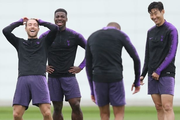 
Các cầu thủ Tottenham vui vẻ trong buổi tập luyện chuẩn bị cho mùa giải mới.