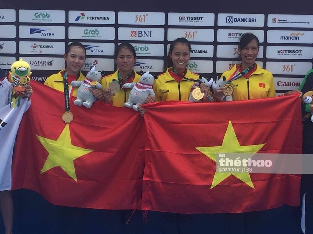 
Niềm vui của các cô gái vàng của thể thao Việt Nam. (Ảnh: Nam Trung)