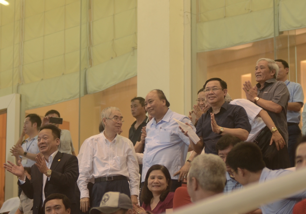 
Thủ tướng Nguyễn Xuân Phúc bày tỏ sự hãnh diện cũng như vui mừng khi U23 Việt Nam đã ghi bàn chiến thắng vào phút thứ 89 của trận đấu.